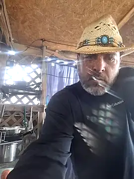 Snapshot of thickdaddy2982 chatting on 02.09.25 thickdaddy2982 online show from 02.09.25