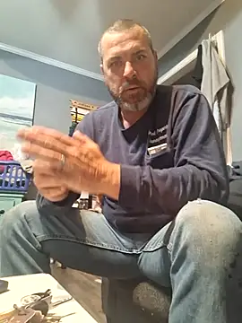 Snapshot of thickdaddy2982 chatting on 02.13.25 thickdaddy2982 online show from 02.13.25