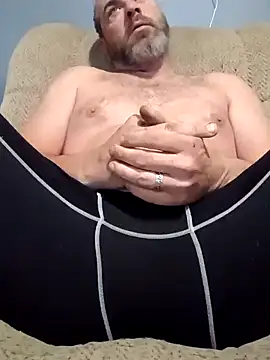 Snapshot of thickdaddy2982 chatting on 02.21.25 thickdaddy2982 online show from 02.21.25