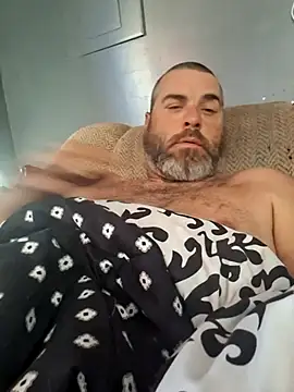 Snapshot of thickdaddy2982 chatting on 03.02.25 thickdaddy2982 online show from 03.02.25