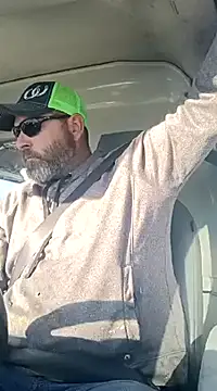 Snapshot of thickdaddy2982 chatting on 03.06.25 thickdaddy2982 online show from 03.06.25