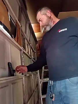 Snapshot of thickdaddy2982 chatting on 03.07.25 thickdaddy2982 online show from 03.07.25