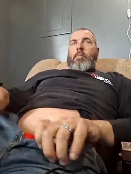 Snapshot of thickdaddy2982 chatting on 03.07.25 thickdaddy2982 online show from 03.07.25