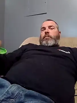 Snapshot of thickdaddy2982 chatting on 03.10.25 thickdaddy2982 online show from 03.10.25