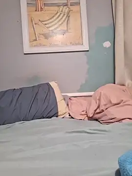 Snapshot of thickdaddy2982 chatting on 03.15.25 thickdaddy2982 online show from 03.15.25