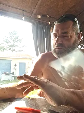 Snapshot of thickdaddy2982 chatting on 03.15.25 thickdaddy2982 online show from 03.15.25