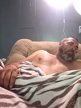 Snapshot of thickdaddy2982 chatting on 03.16.25 thickdaddy2982 online show from 03.16.25