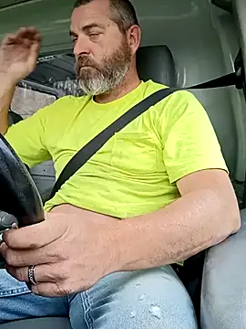 Snapshot of thickdaddy2982 chatting on 03.17.25 thickdaddy2982 online show from 03.17.25