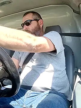 Snapshot of thickdaddy2982 chatting on 03.18.25 thickdaddy2982 online show from 03.18.25