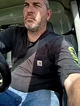 Snapshot of thickdaddy2982 chatting on 03.19.25 thickdaddy2982 online show from 03.19.25