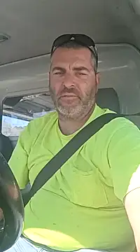 Snapshot of thickdaddy2982 chatting on 03.21.25 thickdaddy2982 online show from 03.21.25