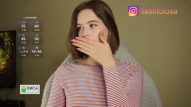 Snapshot of kookome chatting on 10.29.25 kookome online show from 10.29.25