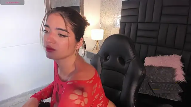 Hanna Vasquez online show from 02.18.25