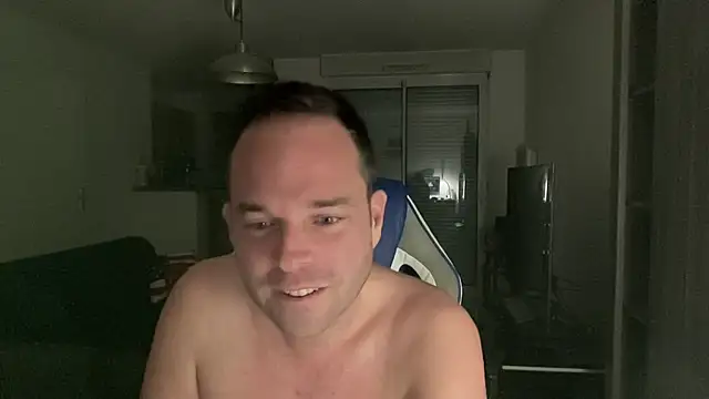 Snapshot of Funnyjul31 chatting on 01.26.25 Funnyjul31 online show from 01.26.25