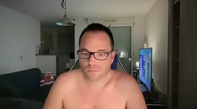 Snapshot of Funnyjul31 chatting on 01.27.25 Funnyjul31 online show from 01.27.25