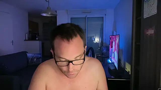 Snapshot of Funnyjul31 chatting on 09.24.25 Funnyjul31 online show from 09.24.25