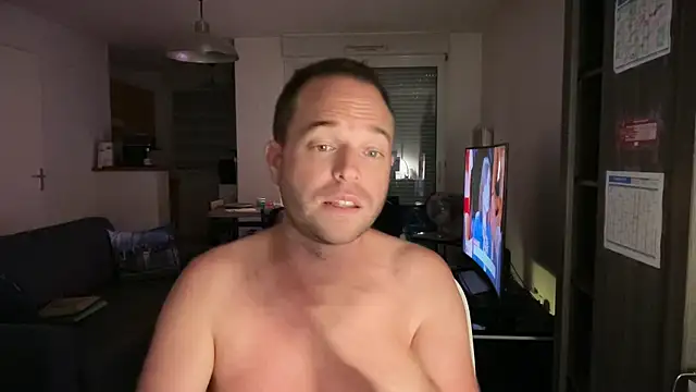 Snapshot of Funnyjul31 chatting on 10.15.25 Funnyjul31 online show from 10.15.25