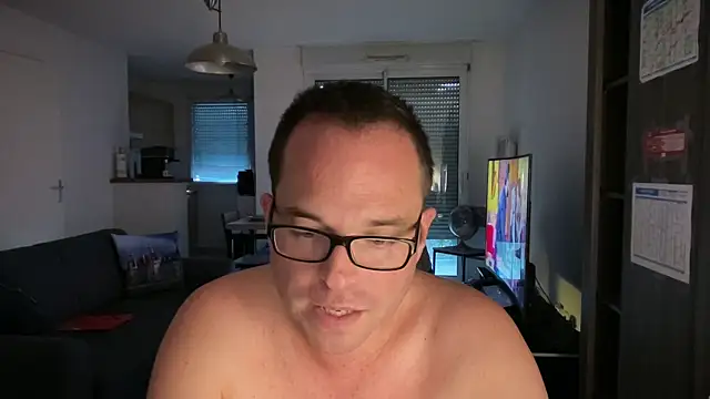 Snapshot of Funnyjul31 chatting on 10.20.25 Funnyjul31 online show from 10.20.25