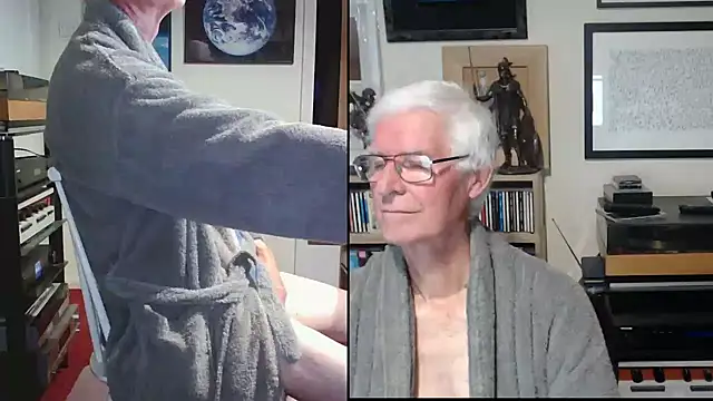 Snapshot of bigears chatting on 10.16.25 bigears online show from 10.16.25