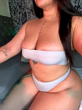 Snapshot of alexa_cf chatting on 11.10.25 alexa cf online show from 11.10.25