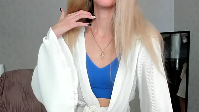 Snapshot of skinnyladyy chatting on 03.11.25 skinnyladyy online show from 03.11.25