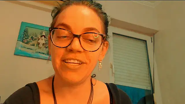 Snapshot of Ju-Hot chatting on 03.14.26 Ju-Hot online show from 03.14.26