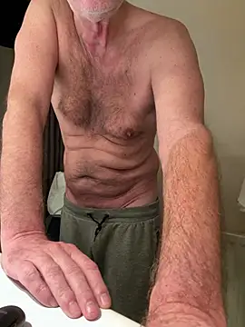 Snapshot of vincent1522 chatting on 02.25.25 vincent1522 online show from 02.25.25