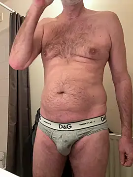 Snapshot of vincent1522 chatting on 03.15.25 vincent1522 online show from 03.15.25