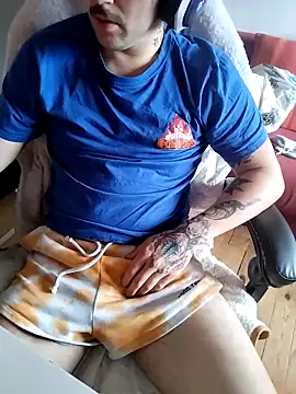 Snapshot of Ares_Exmodele chatting on 03.12.25 Ares Exmodele online show from 03.12.25