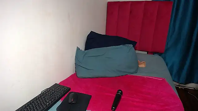 Snapshot of Mywife777 chatting on 03.01.25 Mywife777 online show from 03.01.25