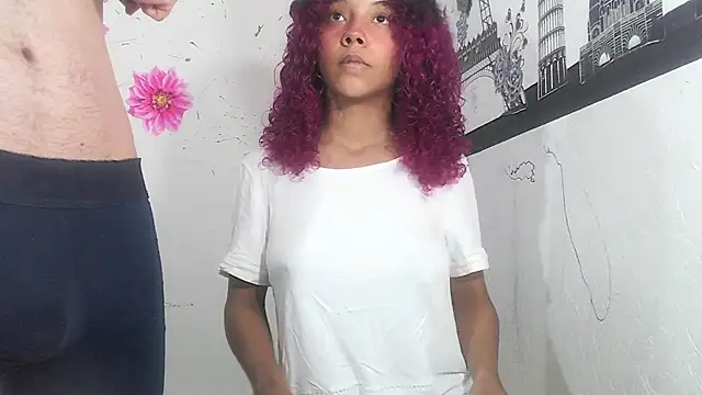 Snapshot of Lola-Pretty chatting on 03.04.25 Lola-Pretty online show from 03.04.25