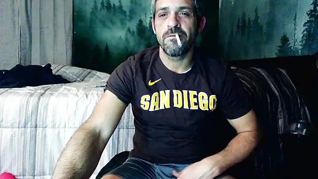 Snapshot of Troyt87 chatting on 01.08.25 Troyt87 online show from 01.08.25