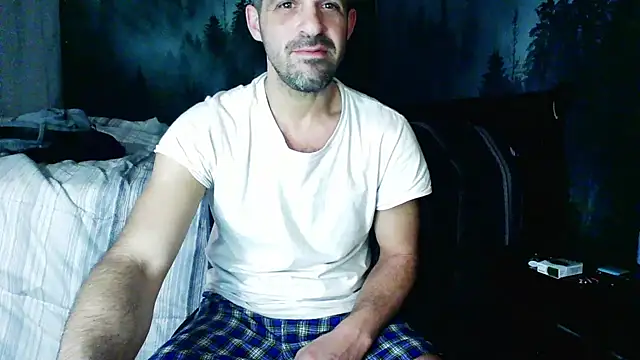 Snapshot of Troyt87 chatting on 01.21.25 Troyt87 online show from 01.21.25