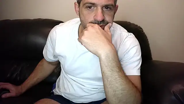 Snapshot of Troyt87 chatting on 11.11.25 Troyt87 online show from 11.11.25