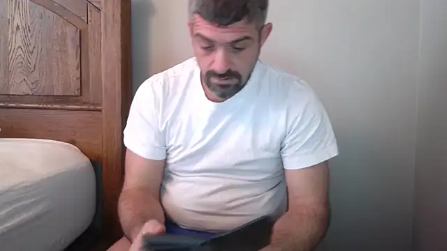 Snapshot of Troyt87 chatting on 01.06.26 Troyt87 online show from 01.06.26