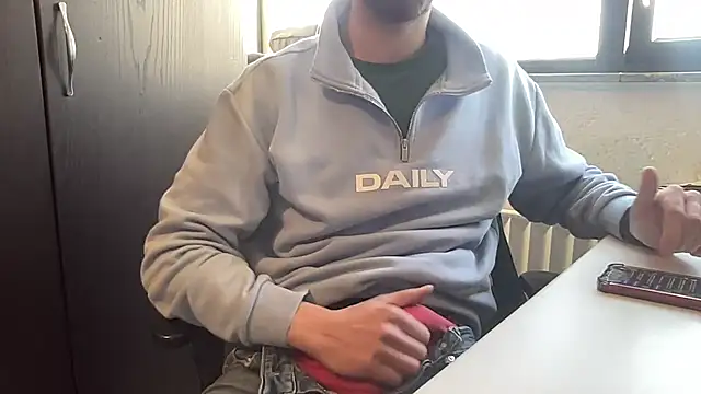 Snapshot of bullyboyy chatting on 01.27.25 bullyboyy online show from 01.27.25