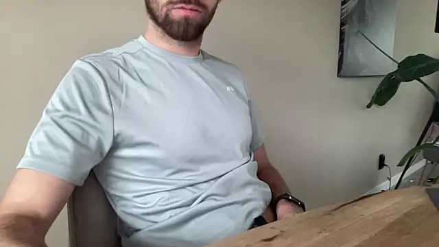 Snapshot of bullyboyy chatting on 09.30.25 bullyboyy online show from 09.30.25