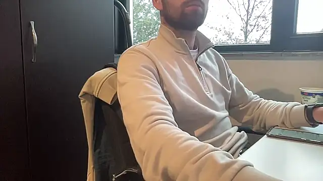 Snapshot of bullyboyy chatting on 11.19.25 bullyboyy online show from 11.19.25