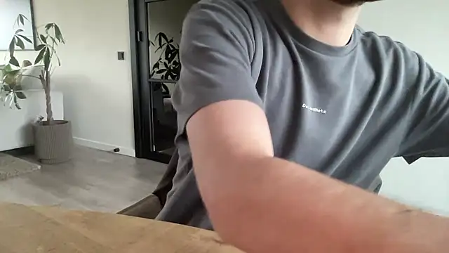 Snapshot of bullyboyy chatting on 01.18.26 bullyboyy online show from 01.18.26