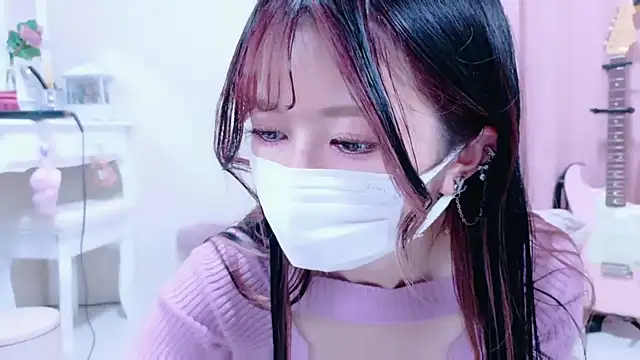 Snapshot of Megu-mimi chatting on 10.13.25 Megu-mimi online show from 10.13.25