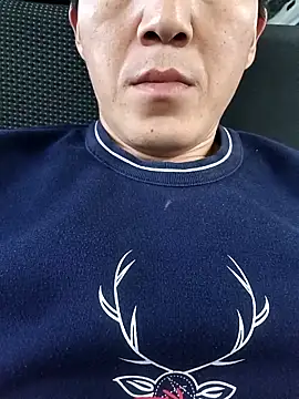 Snapshot of wadmma chatting on 10.05.25 wadmma online show from 10.05.25