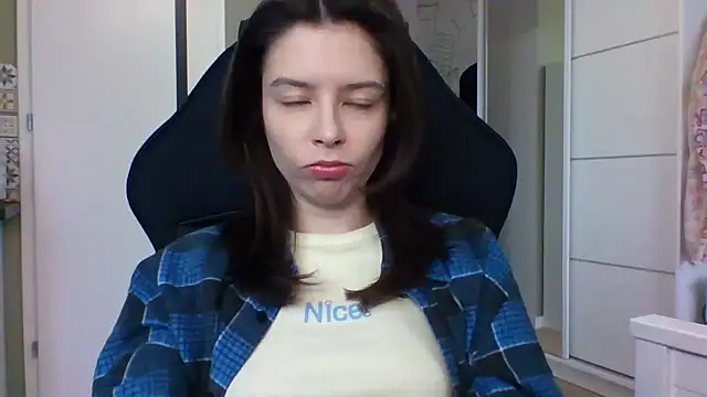 LariceSexy online show from 12.15.25