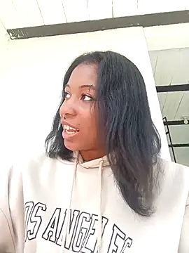 Snapshot of Zaira_Rose_ chatting on 09.25.25 Zaira Rose  online show from 09.25.25