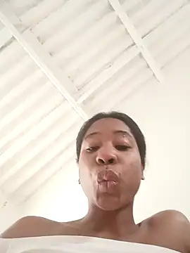 Snapshot of Zaira_Rose_ chatting on 10.22.25 Zaira Rose  online show from 10.22.25
