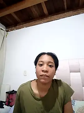 Snapshot of Zaira_Rose_ chatting on 05.10.26 Zaira Rose online show from 05.10.26