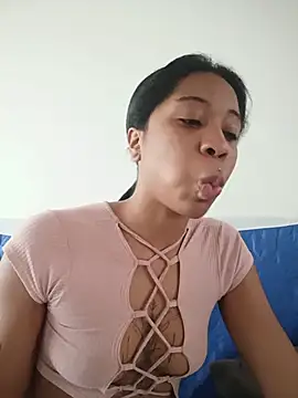 Snapshot of Zaira_Rose_ chatting on 05.24.26 Zaira Rose online show from 05.24.26