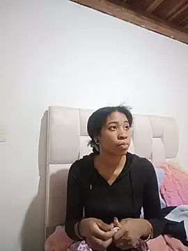 Snapshot of Zaira_Rose_ chatting on 05.27.26 Zaira Rose online show from 05.27.26