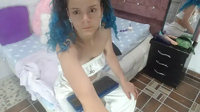 Snapshot of Ariasmithog chatting on 09.12.25 Ariasmithog online show from 09.12.25