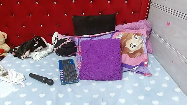 Snapshot of Ariasmithog chatting on 02.28.26 Ariasmithog online show from 02.28.26