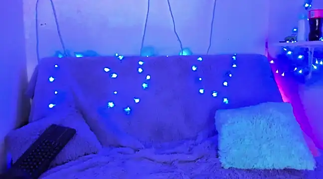 Katie mora  online show from 03.03.25